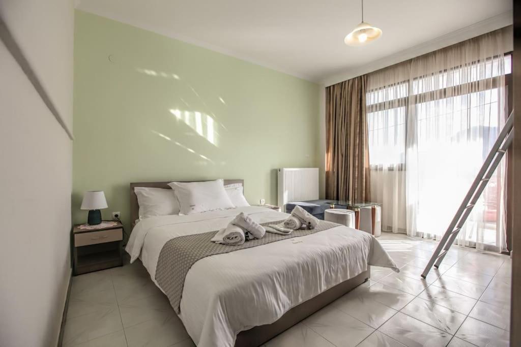 Del Sol #5 Meteora Luxurious Family Suites Kalampáka Dış mekan fotoğraf