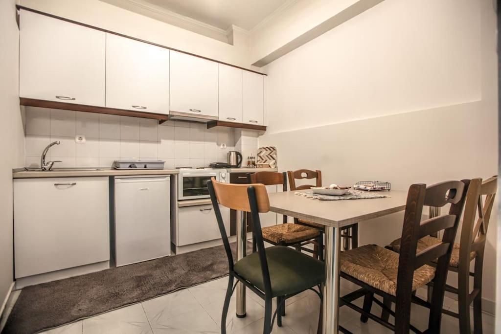 Del Sol #5 Meteora Luxurious Family Suites Kalampáka Dış mekan fotoğraf