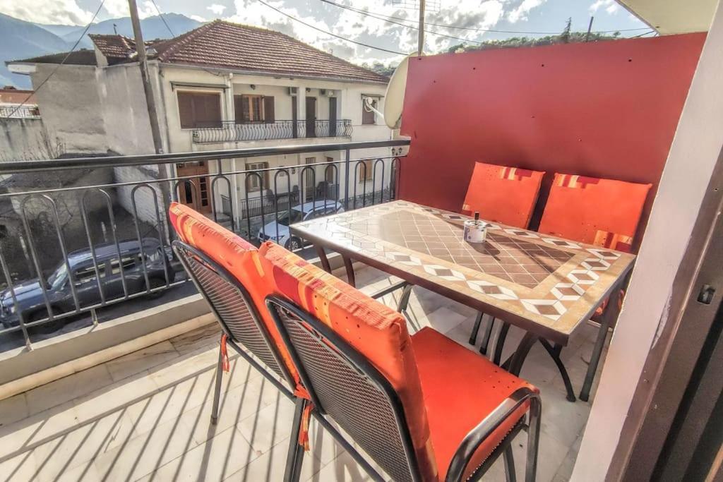 Del Sol #5 Meteora Luxurious Family Suites Kalampáka Dış mekan fotoğraf