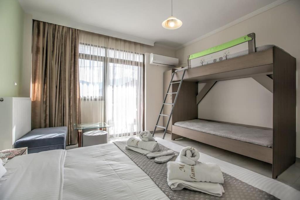 Del Sol #5 Meteora Luxurious Family Suites Kalampáka Dış mekan fotoğraf