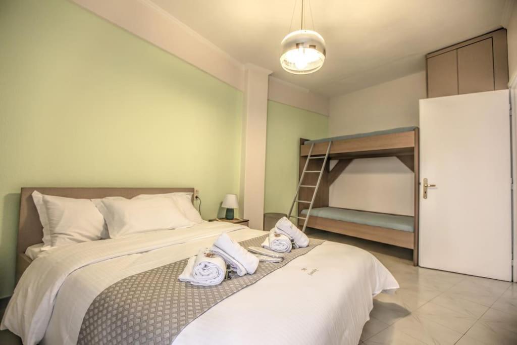 Del Sol #5 Meteora Luxurious Family Suites Kalampáka Dış mekan fotoğraf
